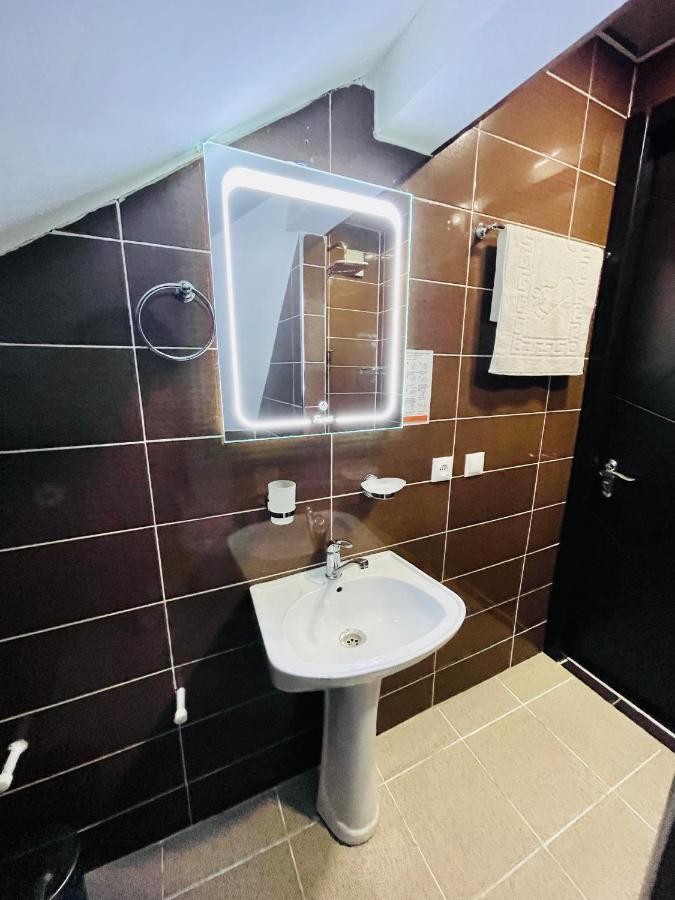 Quality Inn Tbilisi Exteriör bild