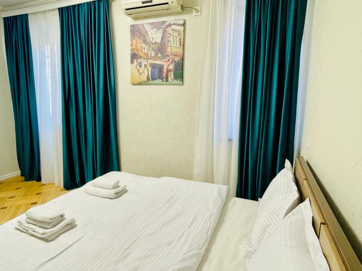 Quality Inn Tbilisi Exteriör bild