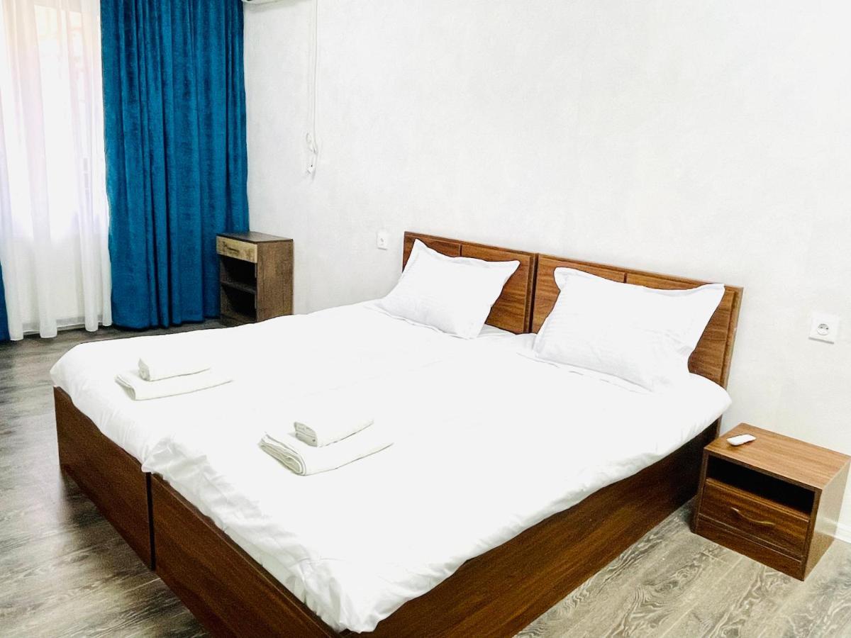 Quality Inn Tbilisi Exteriör bild