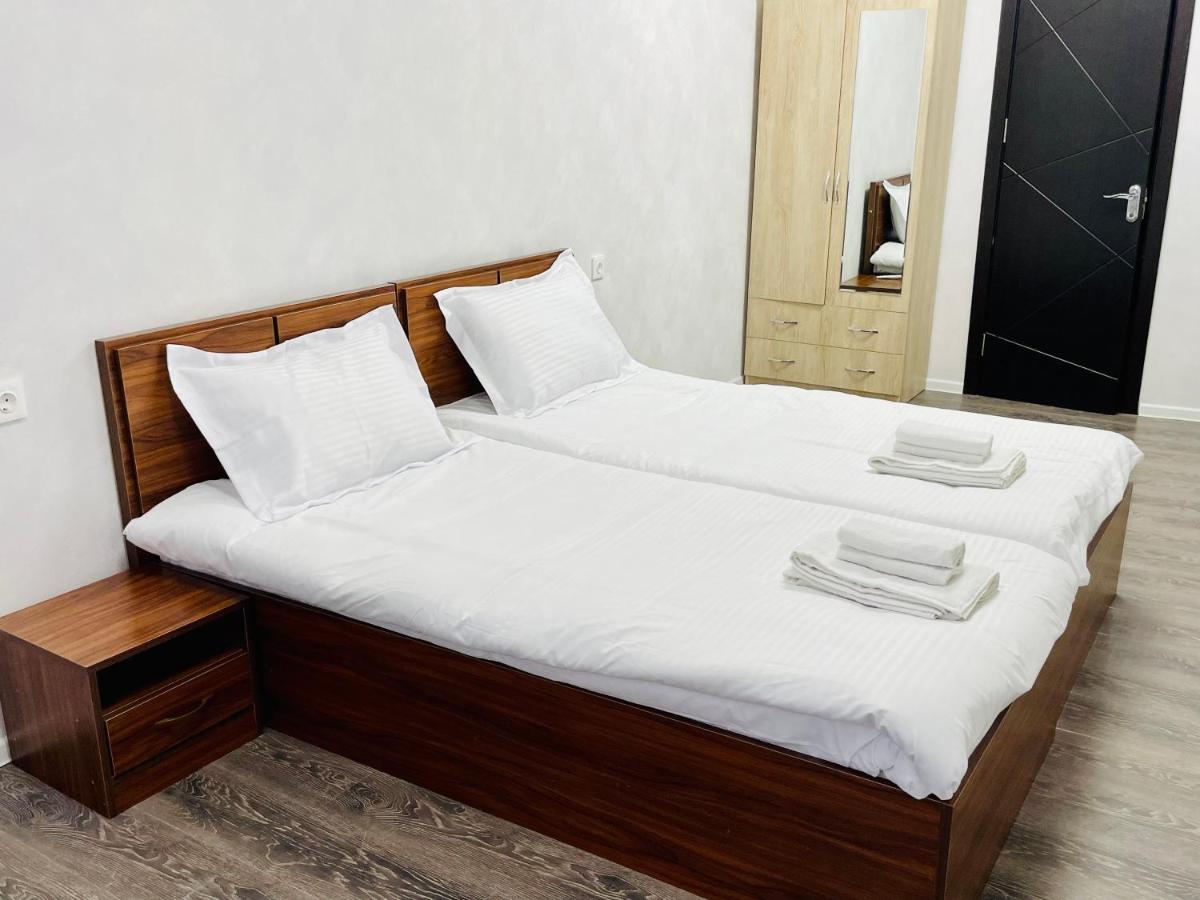 Quality Inn Tbilisi Exteriör bild
