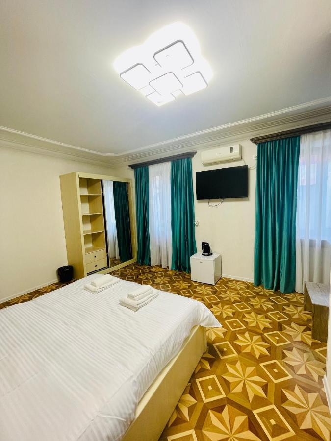 Quality Inn Tbilisi Exteriör bild