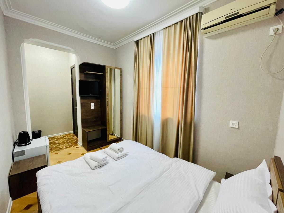 Quality Inn Tbilisi Exteriör bild