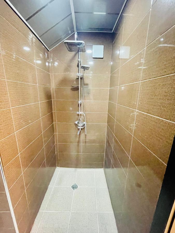 Quality Inn Tbilisi Exteriör bild