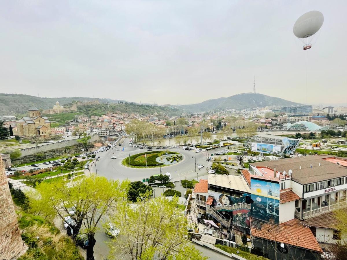 Quality Inn Tbilisi Exteriör bild